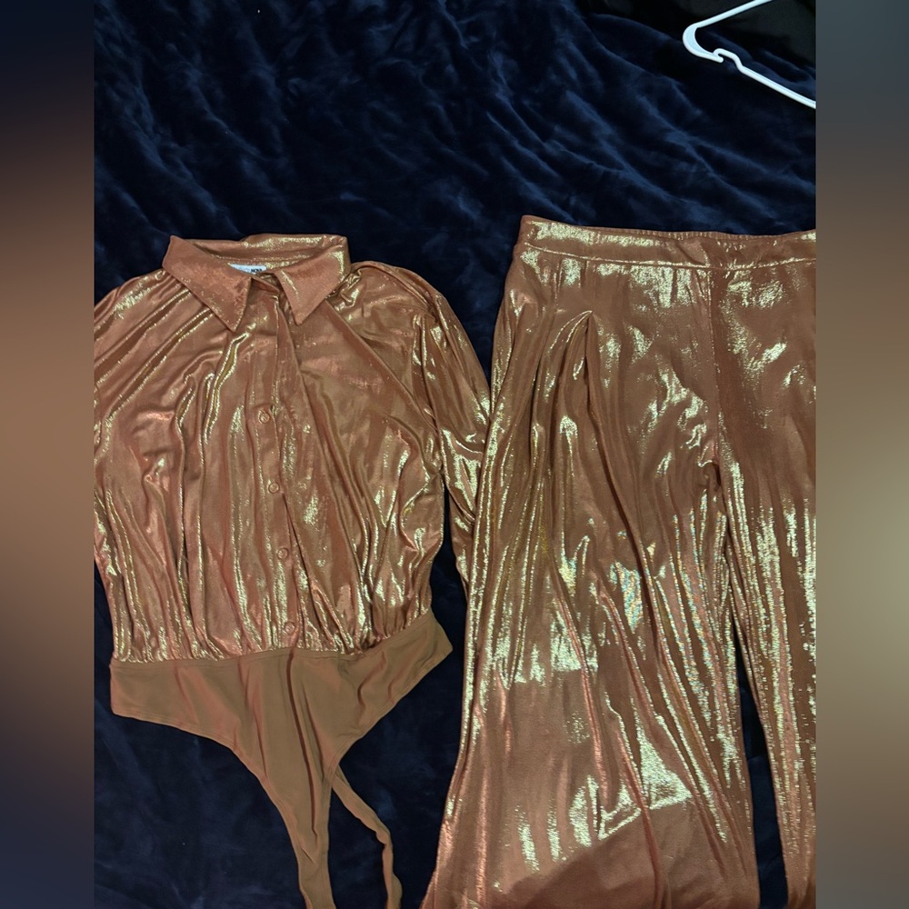 Elegant Women's Gold 2 piece pant set